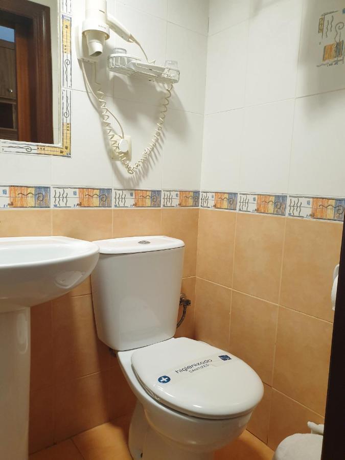 Hostal Puente Azud Avilés Exterior foto
