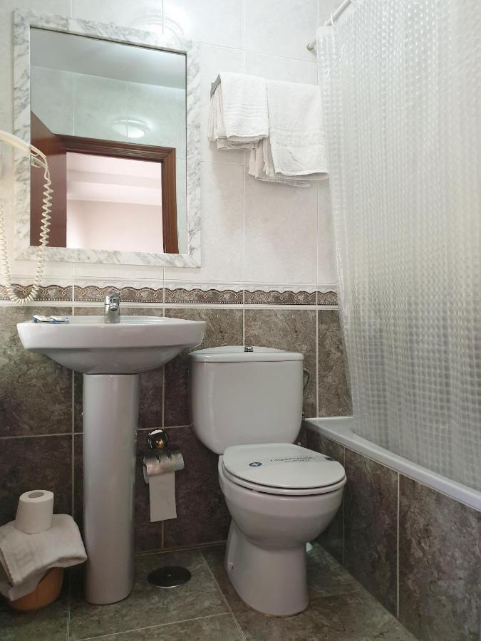 Hostal Puente Azud Avilés Exterior foto